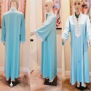 Vintage Vanity Fair long maxi night gown 